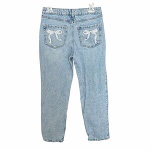 Hollister low rise loose eyelet bow jeans size 4 / 27 medium wash denim